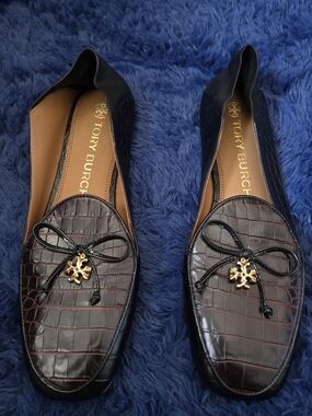 Tory Burch Womens Charm Brown Croc-Embossed Leather Loafers